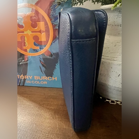 Tory Burch Robinson Crossbody Bag - Picture 6 of 12